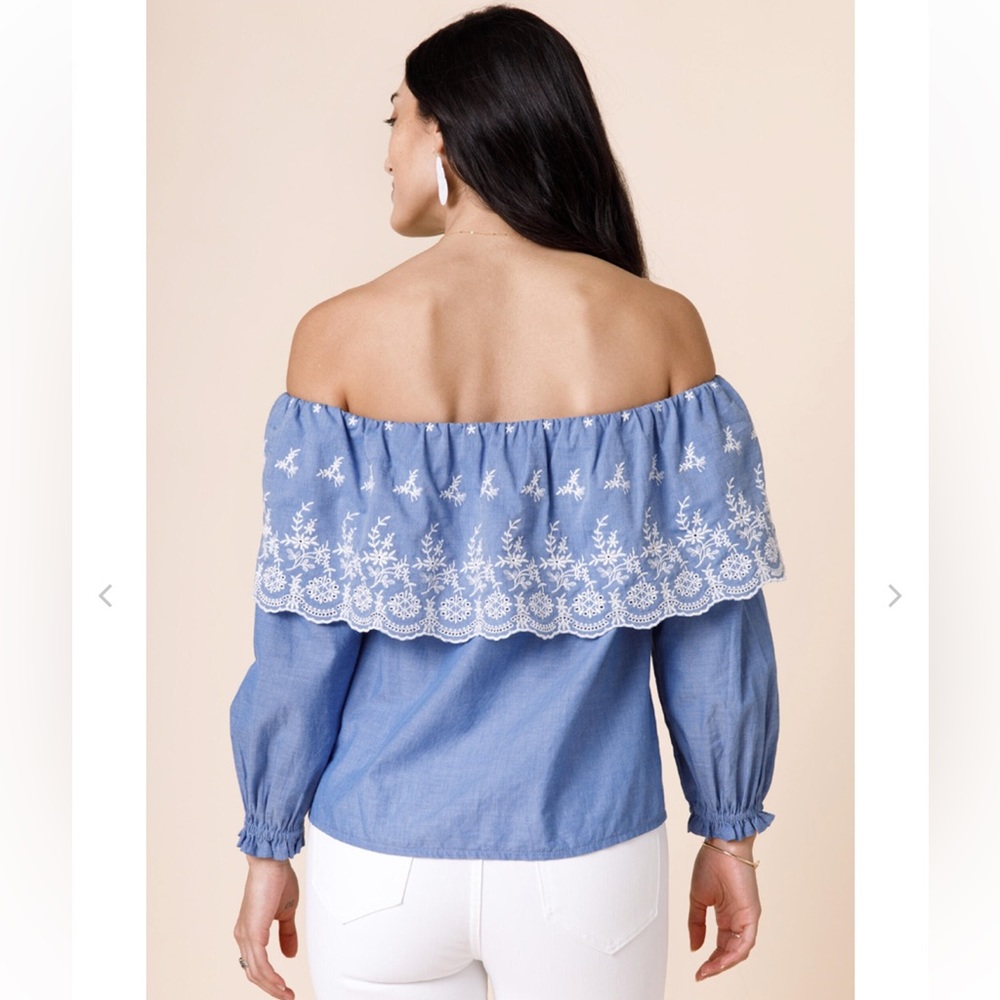 Francesca’s Isabel Floral Embroidered Blouse - Picture 3 of 8